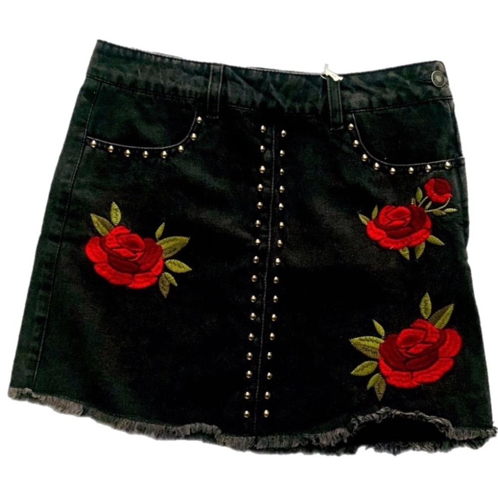 Forever 21 Black Denim Rose Embroidered Studded Frayed Mini Skirt Boho Chic